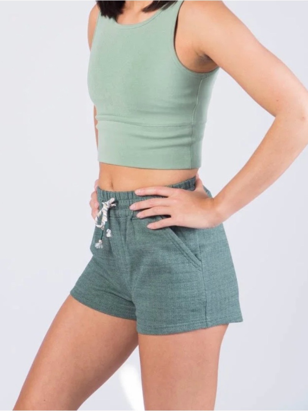 EUC/Like-New Happy Earth Herringbone Flex Shorts in Calathea Green